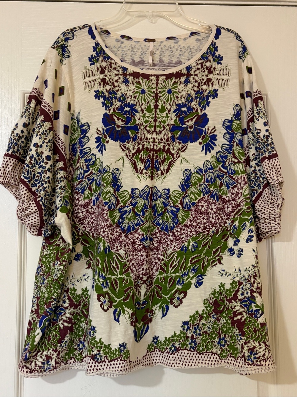 Women's Floral Print Scoop Neck Top in Cream, Blue & Green